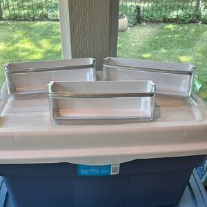 3 Plastic Storage Baskets